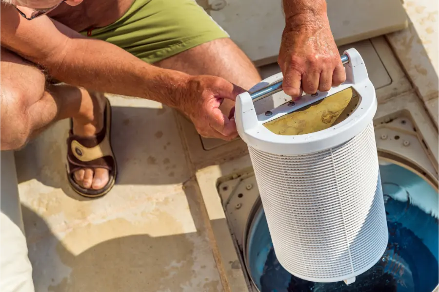 How to Use a Pool Cleaner in Amherstburg, ON How to Use a Pool Cleaner in Amherstburg, ON