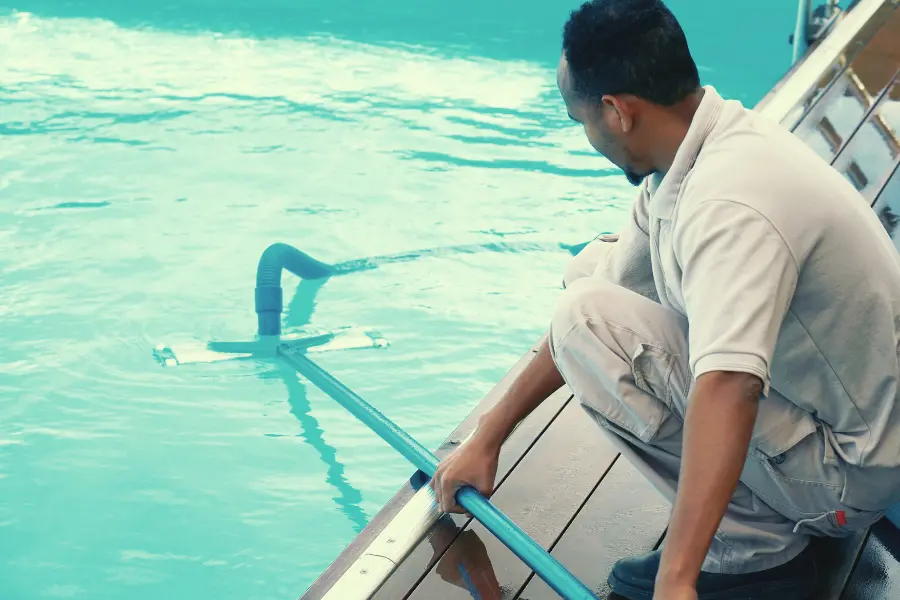 How to Use a Pool Cleaner in Amherstburg, ON1 How to Use a Pool Cleaner in Amherstburg, ON1
